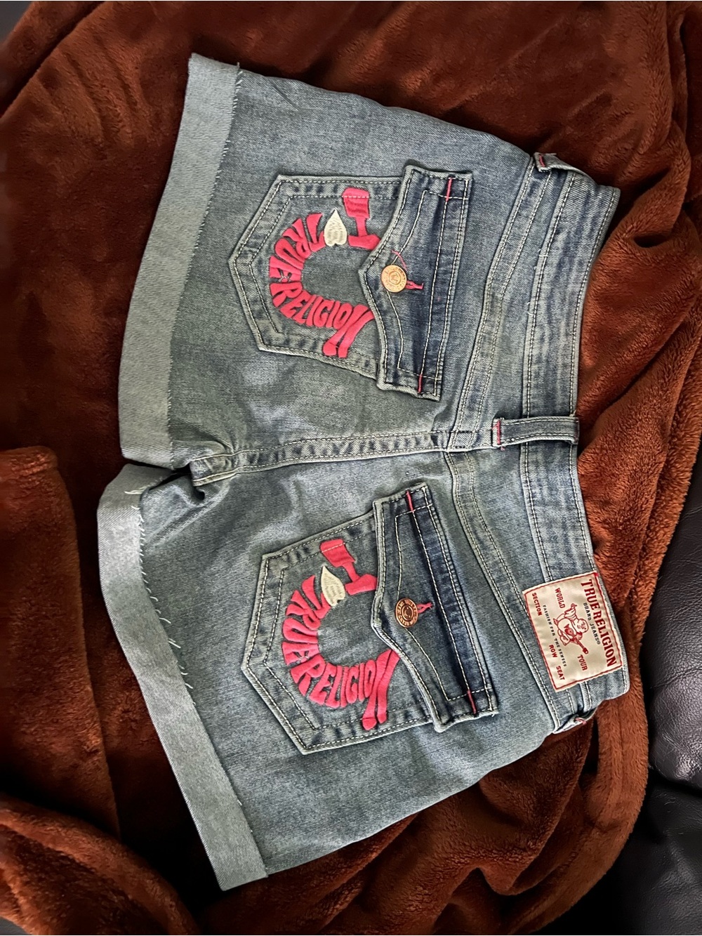 True Religion Jennie Short Mid Rise Curvy Short "I Heart True Religion"